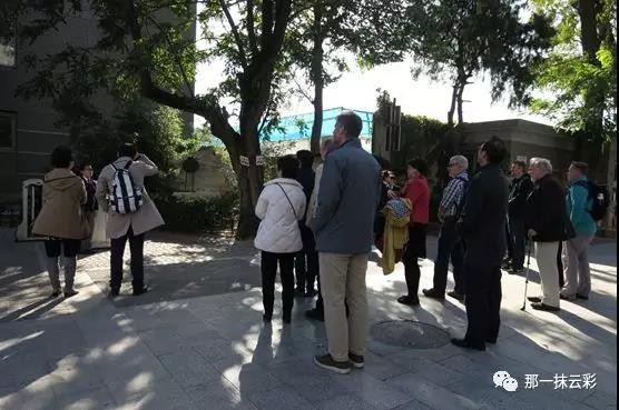 图3  参观校内景观